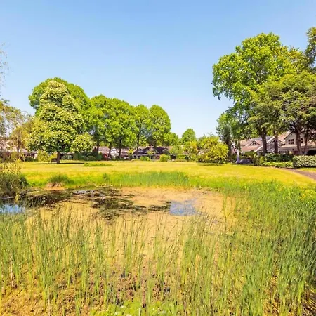 Appartement Luxurious Walking Distance From The Pleasant Centre Of *